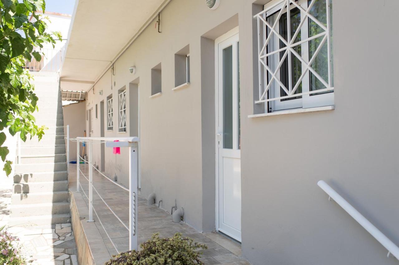 Moukas Seaside Apartments Romantico Selianítika المظهر الخارجي الصورة
